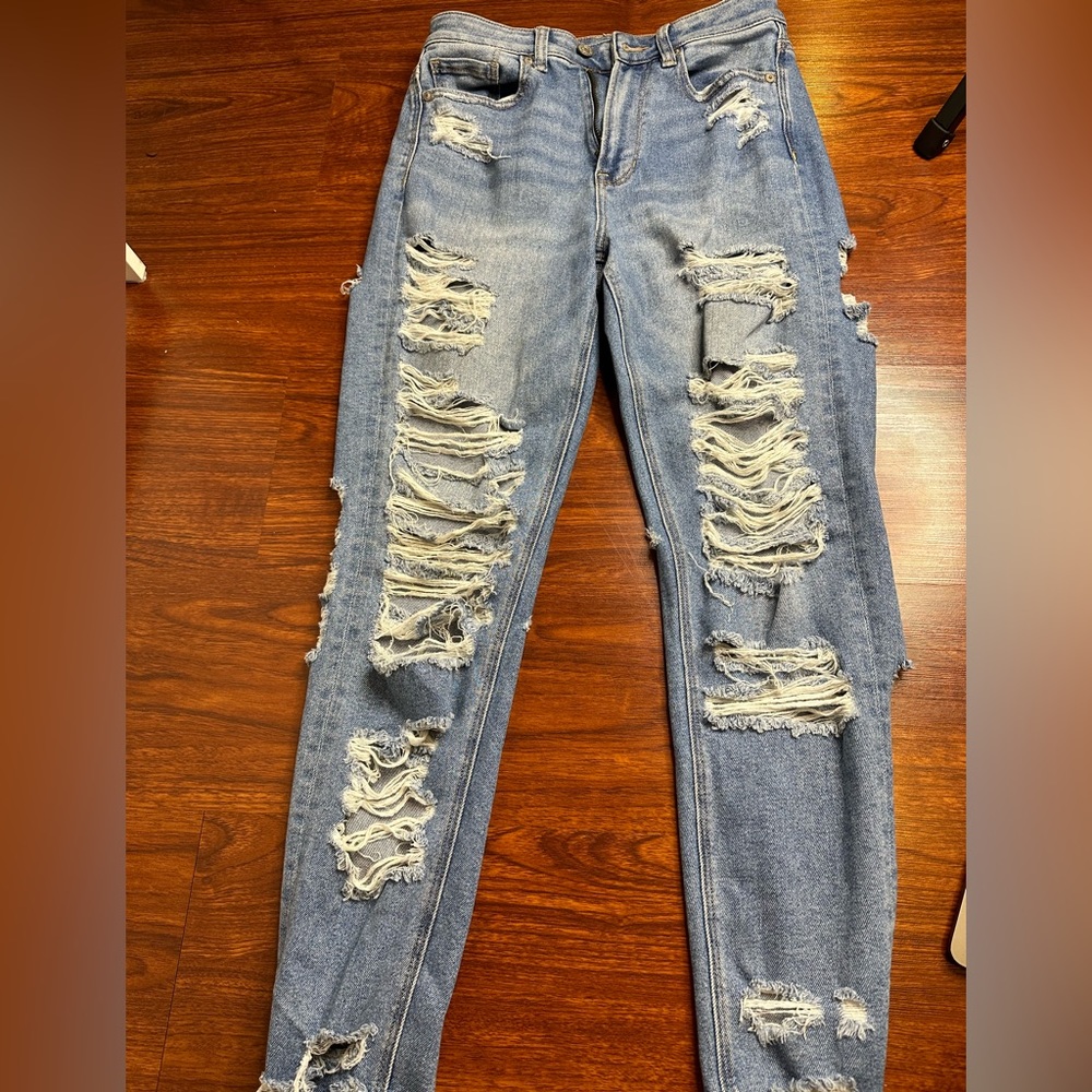 American eagle distressed jeans